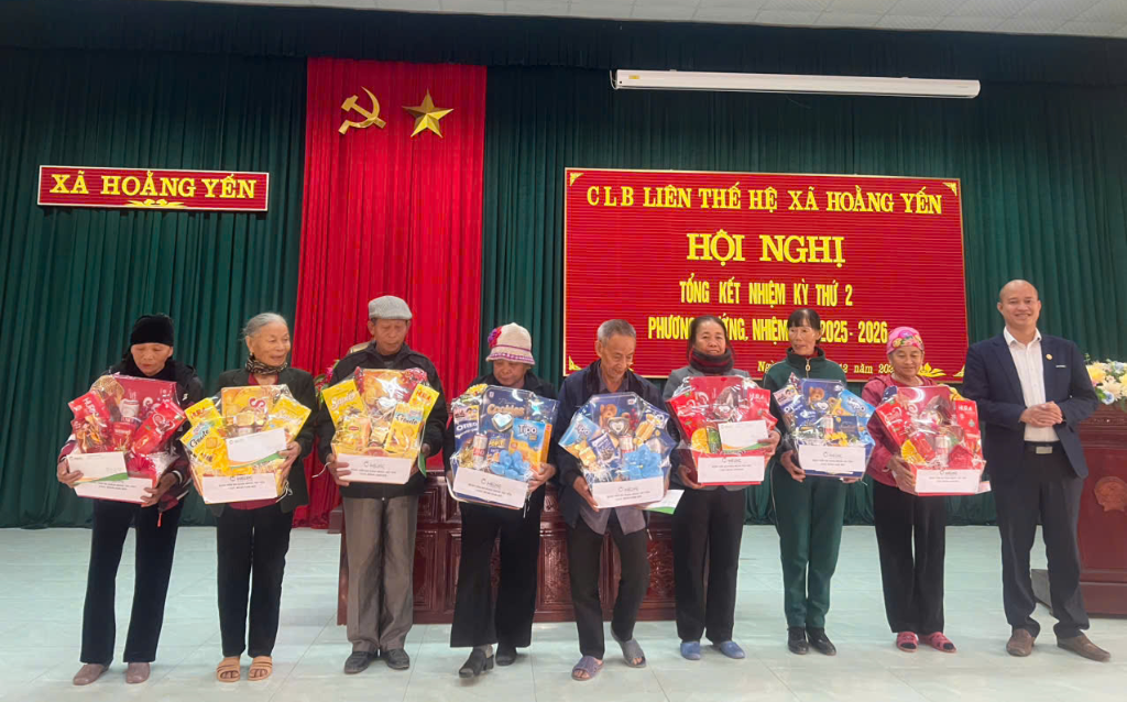 Hệ thống Y tế Medic trao quà Tết cho người già neo đơn, hộ gia đình khó khăn tại xã Hoằng Yến nhân dịp Xuân Ất Tỵ 2025, lan tỏa tinh thần tương thân tương ái