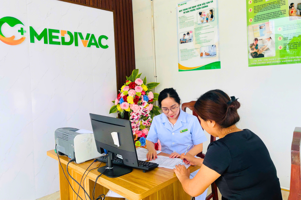 Đội ngũ y bác sĩ Medivac luôn tận tâm, sẵn sàng đồng hành cùng bạn