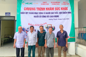 Nụ cười và sự tin tưởng của các bác chính là niềm động viên lớn nhất dành cho đội ngũ y tế.
