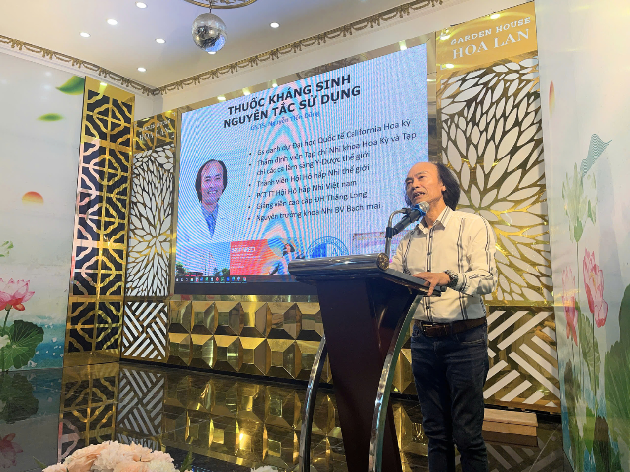 Giáo sư – Tiến sĩ – Thầy thuốc Ưu tú Nguyễn Tiến Dũng trực tiếp chia sẻ kiến thức chuyên sâu về kháng sinh cho đội ngũ y bác sĩ Medic.